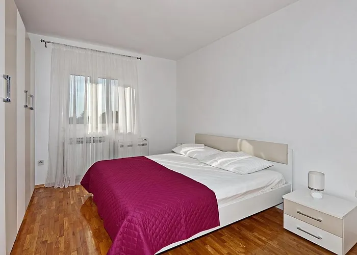 House With A Swimming Pool Lozovac, Krka - 11715 Hébergement de vacances