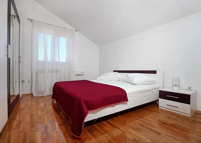 Hébergement de vacances House With A Swimming Pool Lozovac, Krka - 11715 Lozovac