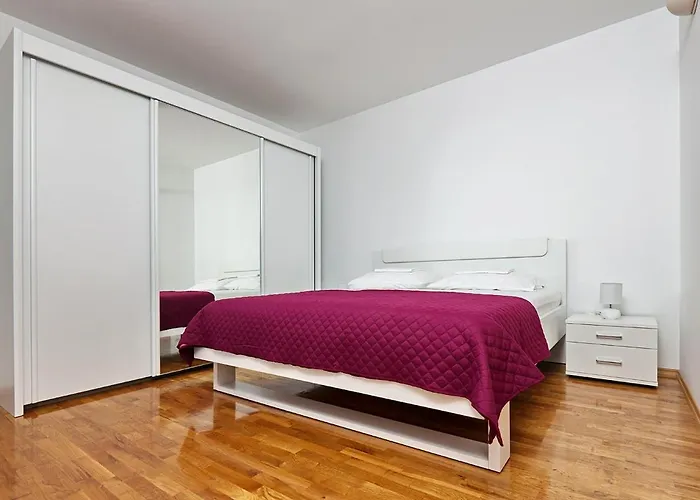 Vakantiehuis House With A Swimming Pool Lozovac, Krka - 11715